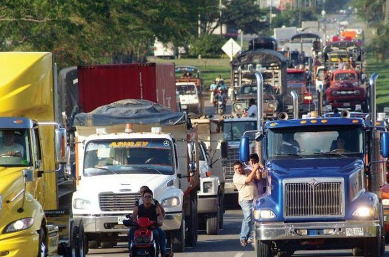 Próximo viernes habrá paro nacional de camioneros
