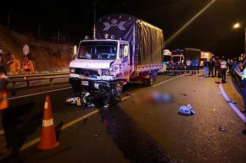 Grave accidente en la vía a Bogotá dejó un menor de edad muerto 