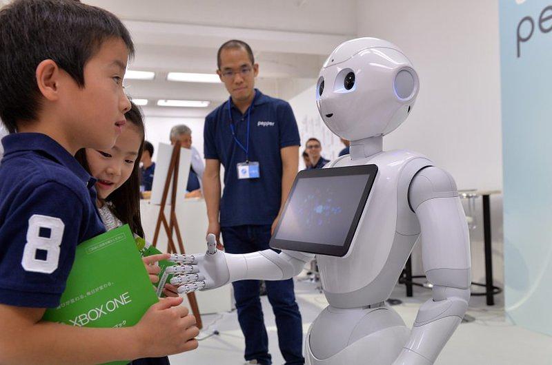 Robots profesores de inglés darán clase en 2019 en Japón