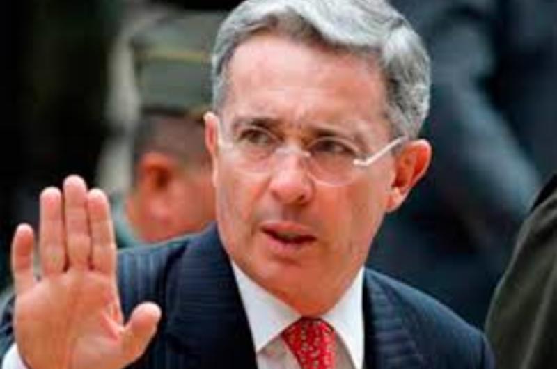 Álvaro Uribe es llamado a indagatoria por la Corte Suprema