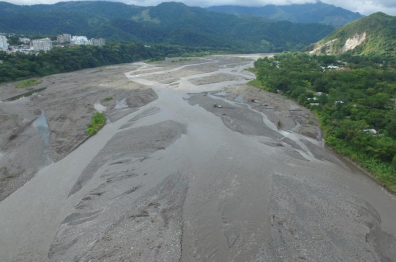 Participa en el Proyecto de Distribución de Aguas del río Guatiquia