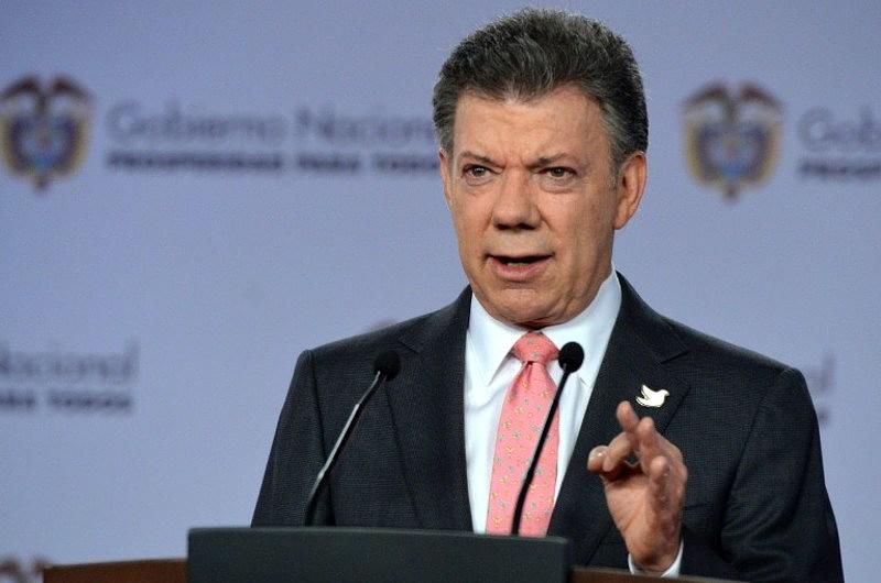 El presidente Santos propone eliminar ley seca para elecciones.