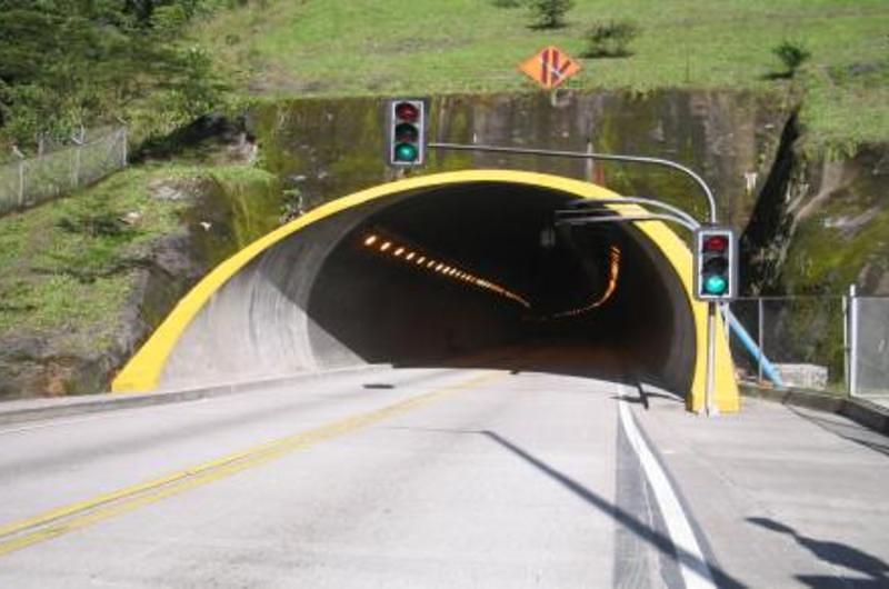 Habilitado el paso para motos y tractocamiones por el túnel Buenavista