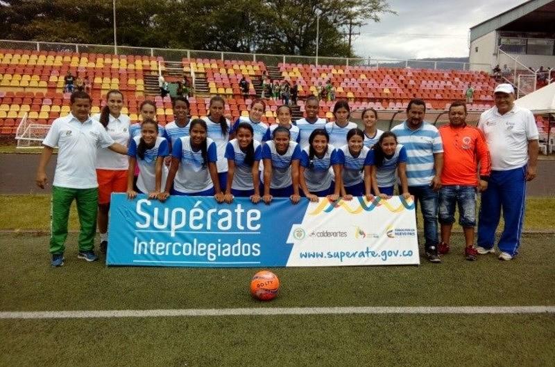 Fútbol femenino metense a la final nacional de los Intercolegiados Supérate